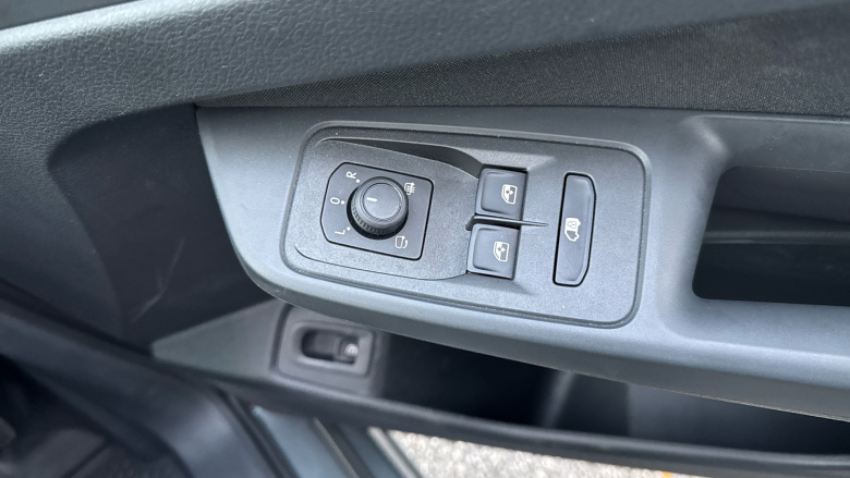 Ford Transit Connect 250 L2 Petrol 1.5 EcoBoost PHEV 150 Limited Van Auto